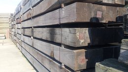 Hardhouten meerpalen gebruikt