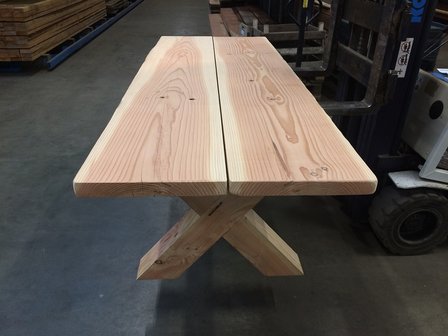 Douglas  kruispoot tafel met boomstam tafel blad  6 cm in diverse lengtes beschikbaar