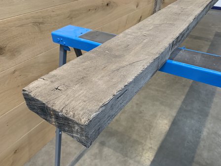 Oude eikenhouten gedroogde balken  45x140+-  300cm