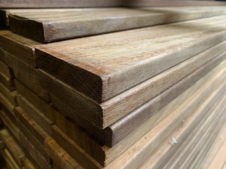 18x90 hardhouten geschaafde planken Van Hameren Houthandel