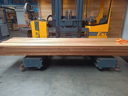 45x70mm 305cm Iroko 