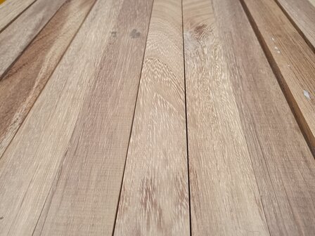 45x70mm 305cm Iroko 