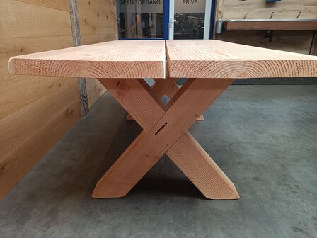 DOUGLAS KRUISPOOT TAFEL 300CM