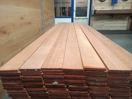 16X145MM 398cm HARD HOUT GESCHAAFD