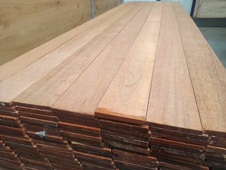 16X145MM 398cm HARD HOUT GESCHAAFD