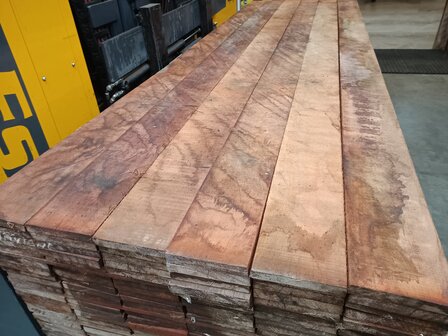 20X150MM HARDHOUT FIJN BEZAAGD 250CM