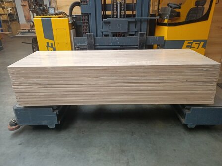 18 MM EIKENMEUBELPANEEL 800X2400MM