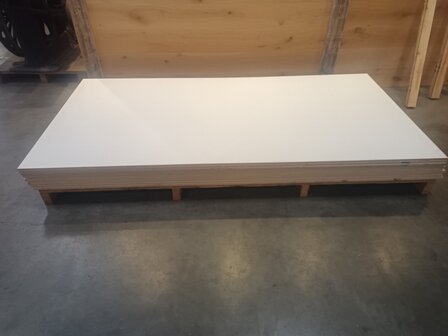 16mm 122x244cm MDF WIT 2e keus