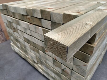 45x70mm ge&iuml;mpregneerd vuren 300cm