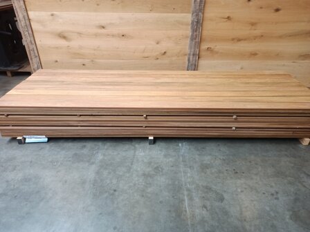 21x120mm 245cm IPE