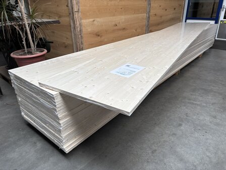 28 mm 600x5000 MM vuren meubelpaneel