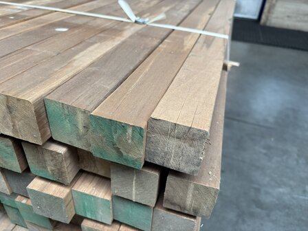 60x60 MM Geschaafd hardhout 200 CM lengte