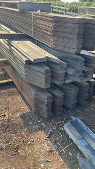 Partij nieuw 5 cm dik damwand  15 BM x 500 cm FSC