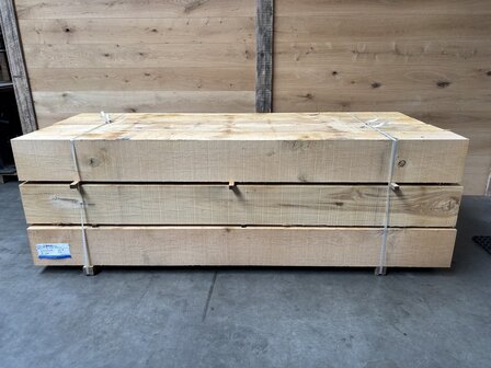 250x250 MM Eiken fijnbezaagde balk 250 CM lengte  qp1 frans eiken