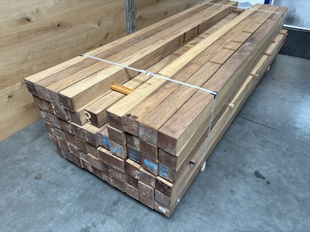 95x95 MM Iroko geschaafde kd balk 285 CM