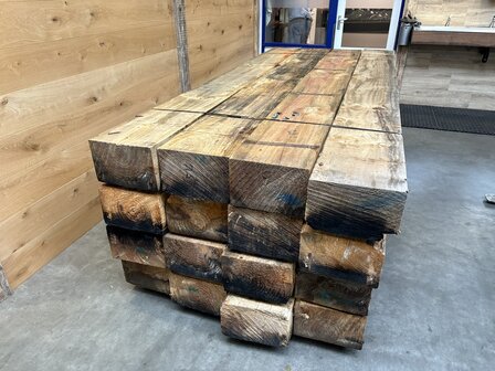 Radiata pine 20x30 CM x 300 CM