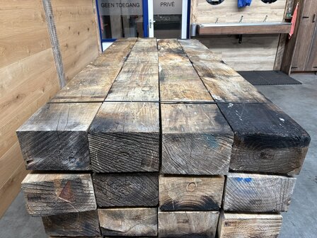 20x30 CM x 300 CM radiata pine balken  gebruikt FSC
