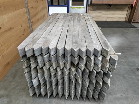 80x80mm hardhout gebruikt 150cm