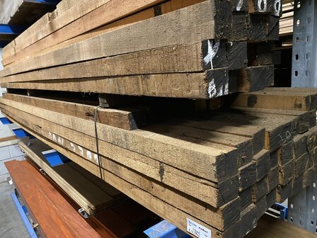 Meranti balk fijn bezaagd  75x95 MM 490cm