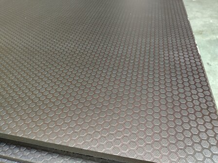 Berken betonplex 15mm 125x250cm Antislip hexa