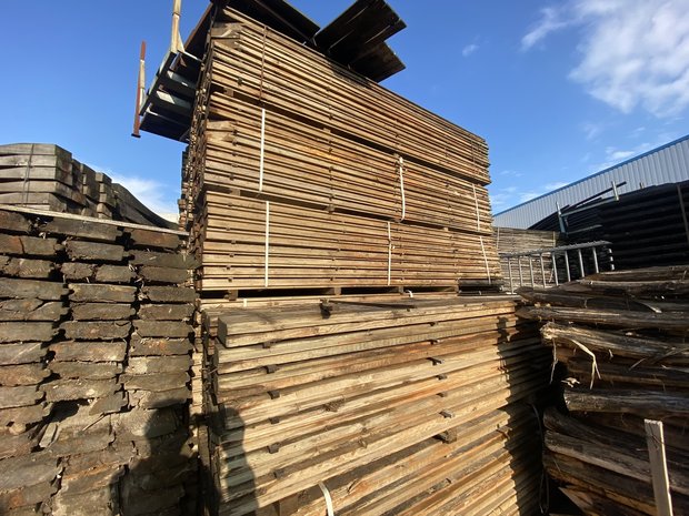 Gewolmaniseerde gebruikte 8 cm dikke damwand planken 