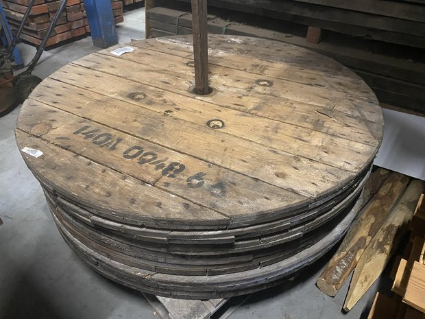 Vergelijkbaar Ontleden aftrekken Ronde haspel tafel , tafelbladen tot 135 cm gebruikte ronde - Van Hameren  Houthandel