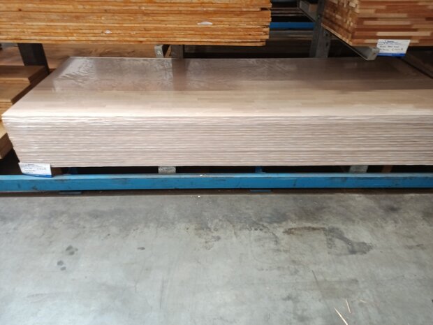 BERKEN MEUBELPANEEL 18 MM X 600X 3000 MM GEVINGERLAST