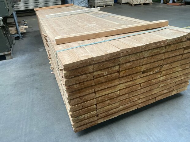 22X200MM DOUGLAS FIJN BEZAAGD 300CM