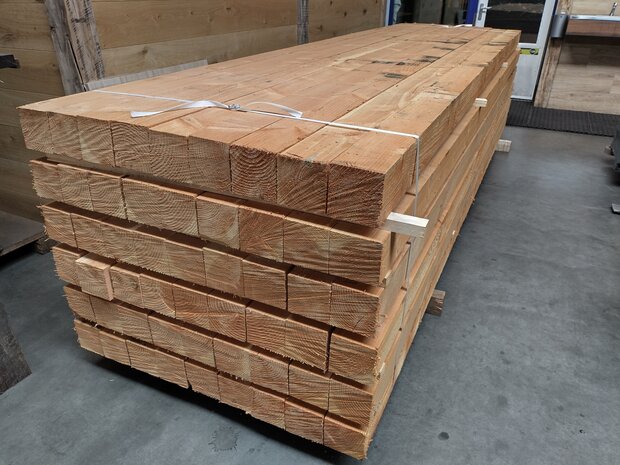 120x120mm Douglas fijnbezaagd 400cm