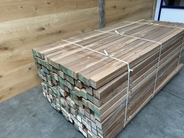 60x60 MM Geschaafd hardhout 200 CM lengte
