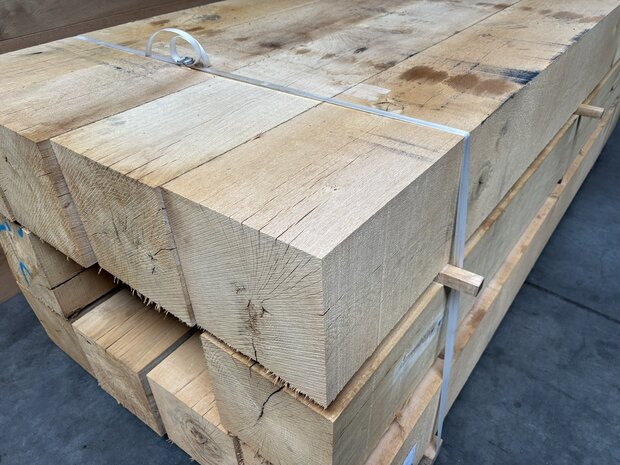 250x250 MM Eiken fijnbezaagde balk 250 CM lengte  qp1 frans eiken