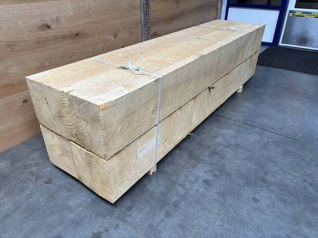 300x300 MM Eiken fijnbezaagde balk 250 CM lengte qp1 frans eiken