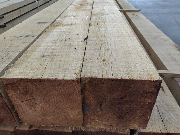 200X200mm Eiken fijnbezaagd 600cm