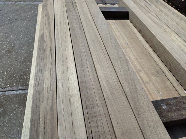 58x58 MM Geschaafd hardhout 100CM lengte