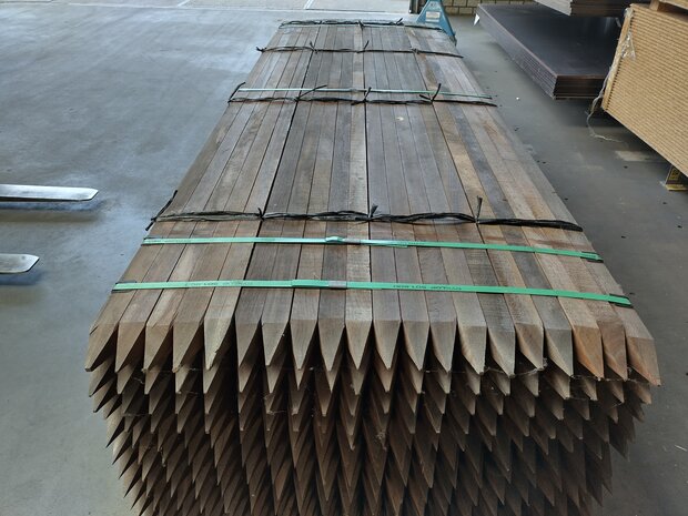 50x50mm fijnbezaagd hardhout 300cm