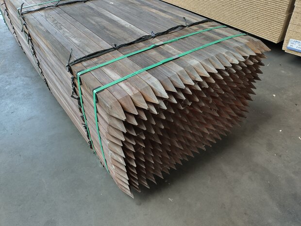50x50mm fijnbezaagd hardhout 300cm