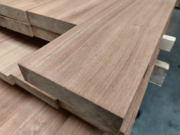 42x185mm Sipo mahonie 335cm