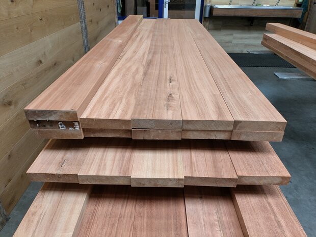 42x185mm Sipo mahonie 335cm