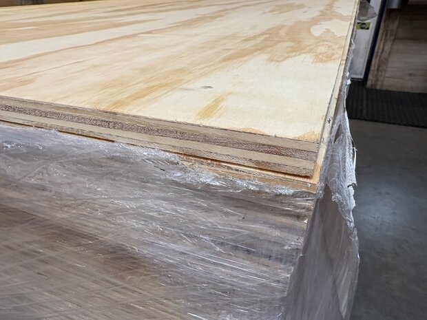 Russisch Grenen Multiplex UNS Ext. CX/CX 18x2440x1220