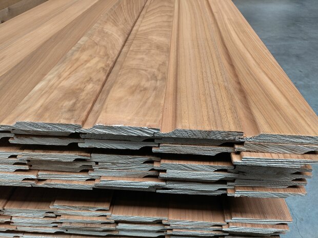 18x130 mm 600 cm Halfhouts Ayous Rabat – Duurzaam en Strak Gevelhout voor Buitenbekleding