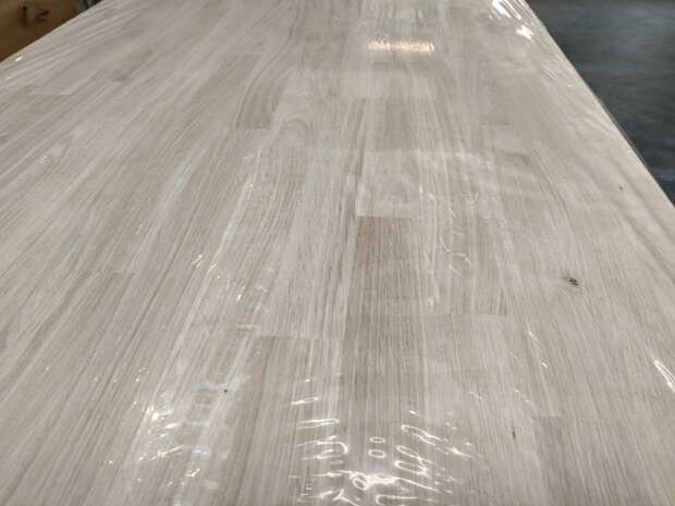 620x3000mm 27mm Eiken meubelpaneel gevingerlast