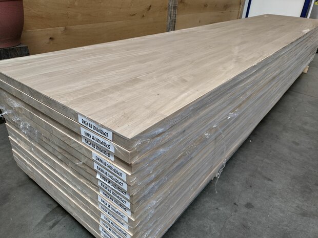 620x3000mm 27mm Eiken meubelpaneel gevingerlast