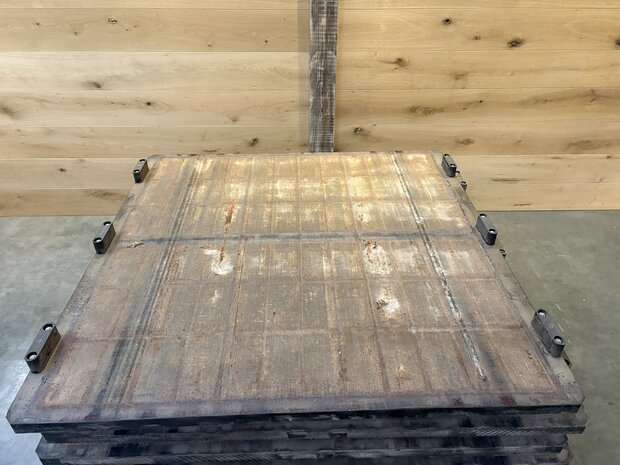 Hardhout gelaagd steenschotten 4x145x145 CM steenschotten 