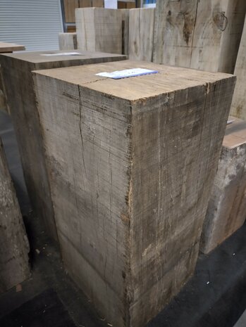 Hardhouten gebruikte meerpaal sokkel 30x30 cm diverse hoogtes  