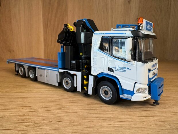 WSI Daf xd 4 asser met laadbak en palfinger kraan 1:50