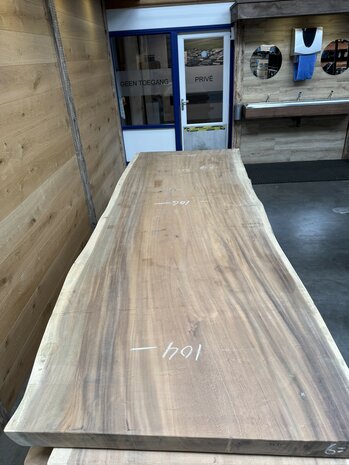Suar boomstam tafelblad A6 105 x 300cm , unieke en massieve tafelblad