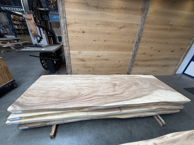 Suar boomstam tafelblad A16 100 x 300cm , unieke en massieve tafelblad