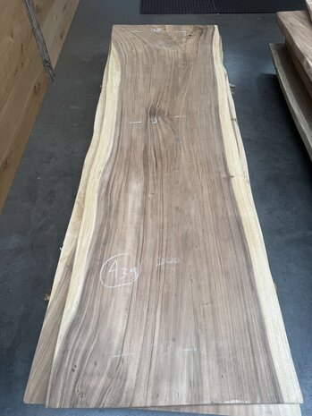 Suar boomstam tafelblad A39 95 x 300cm , unieke en massieve tafelblad
