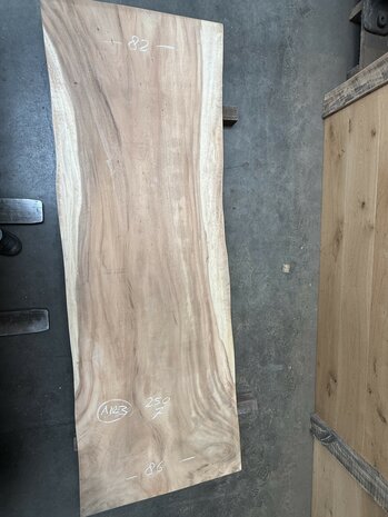 Suar boomstam tafelblad I1 85x250cm , unieke en massieve tafelblad