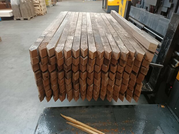 7x7cm hardhout gebruikt 175cm